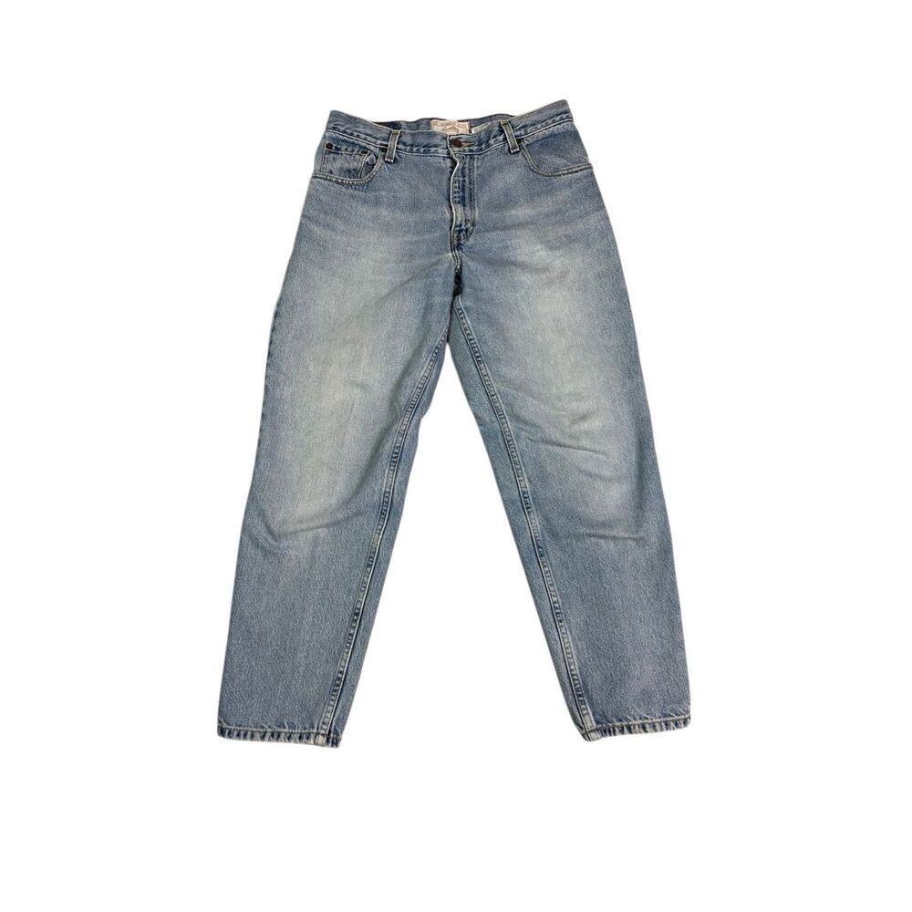 Women’s Levi’s length 37 1/2 inseam 27 waist flat is 14 rise is about 11 inches